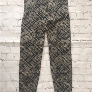 Spanx cropped compression leggings